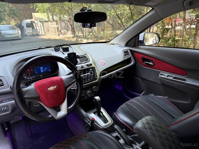 Chevrolet Cobalt-12