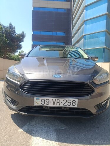 Ford Focus-1