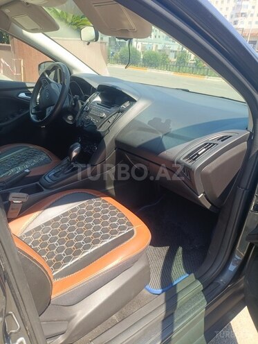 Ford Focus-7