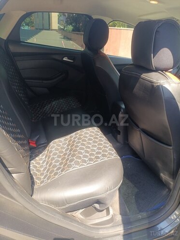 Ford Focus-8