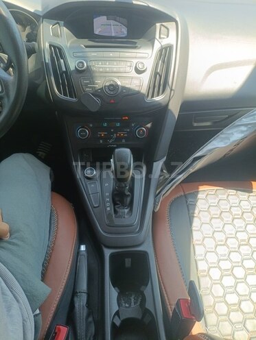 Ford Focus-9