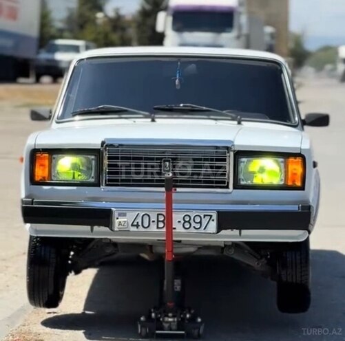 LADA (VAZ) 2107-1