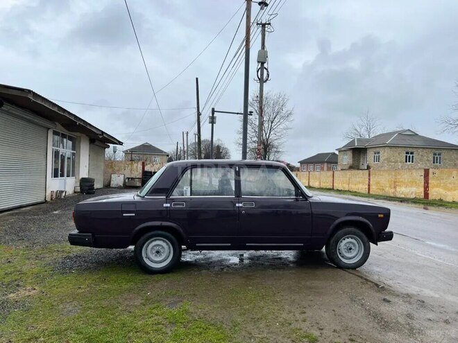 LADA (VAZ) 2107-2