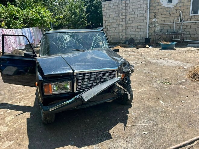 LADA (VAZ) 2107-2