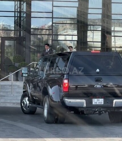 Ford F-450-12