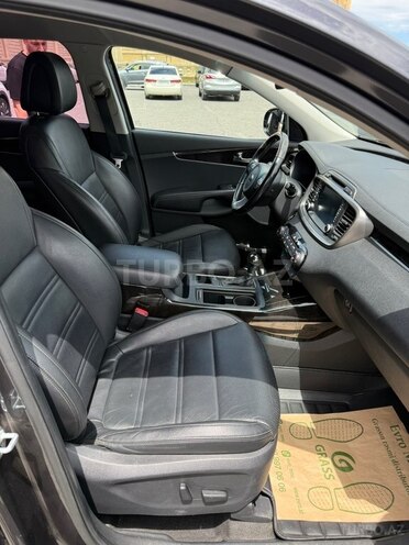 Kia Sorento-11