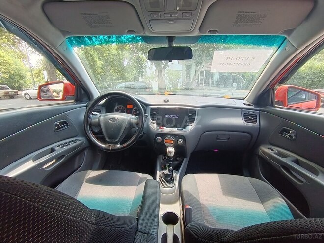 Kia Rio-10