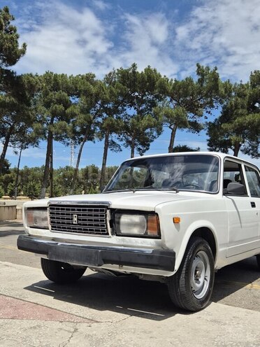 LADA (VAZ) 2107-2