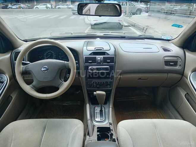 Nissan Maxima-5