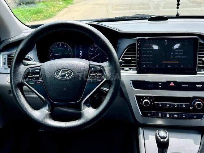 Hyundai Sonata-5