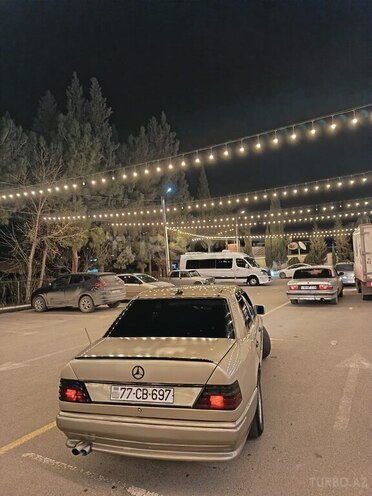 Mercedes 250 D-8