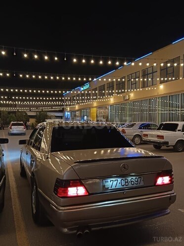 Mercedes 250 D-13