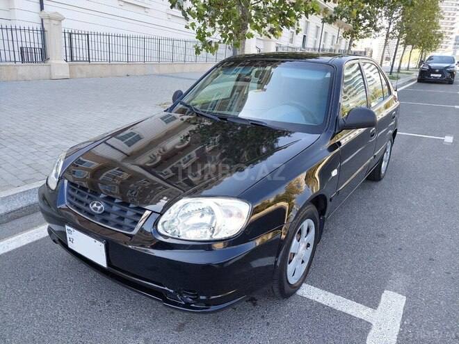 Hyundai Accent-2