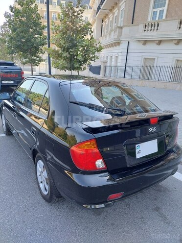Hyundai Accent-5