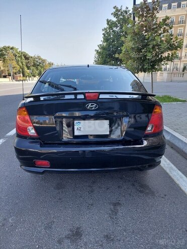 Hyundai Accent-4