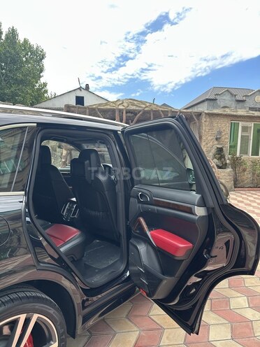 Porsche Cayenne Turbo-18