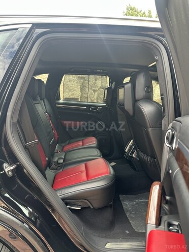 Porsche Cayenne Turbo-17