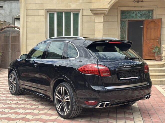 Porsche Cayenne Turbo-5