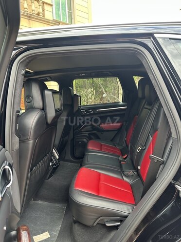 Porsche Cayenne Turbo-19