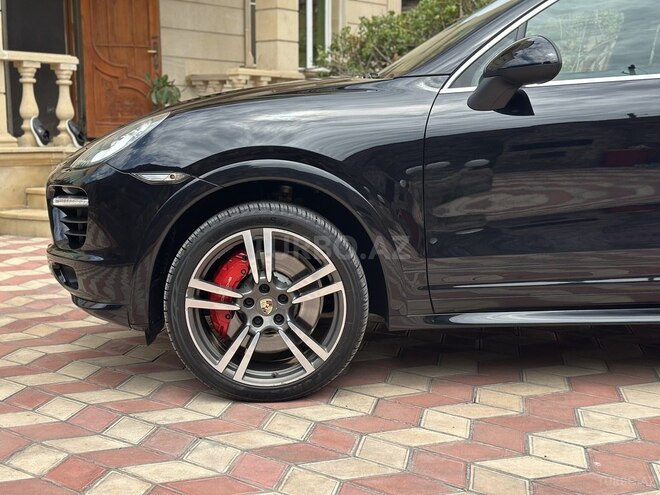 Porsche Cayenne Turbo-9