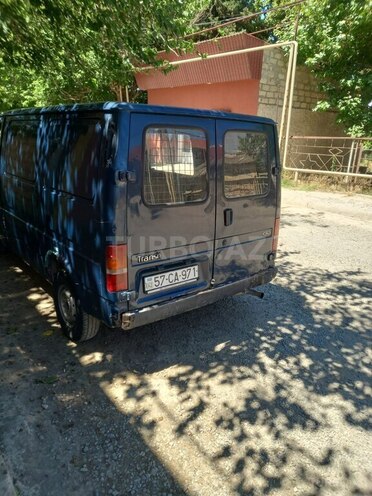 Ford Transit-3