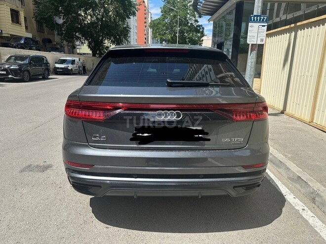 Audi Q8-3