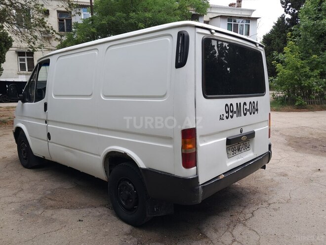 Ford Transit-4