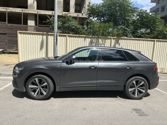 Audi Q8-2