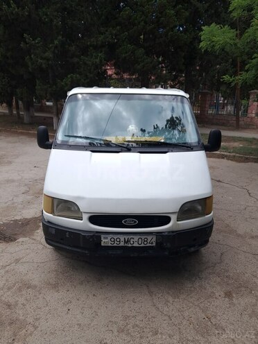 Ford Transit-3