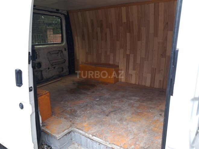 Ford Transit-9