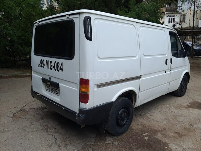 Ford Transit-5