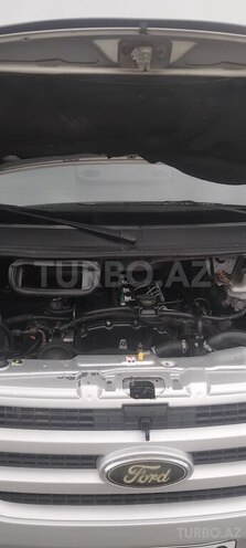 Ford Transit-9