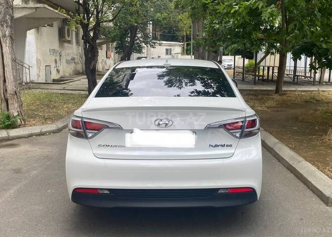Hyundai Sonata-2