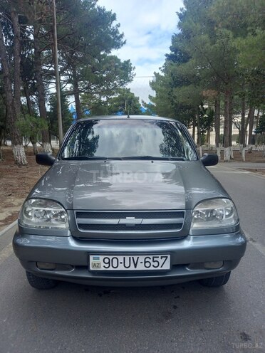 Chevrolet Niva-1