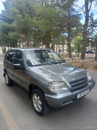 Chevrolet Niva-16