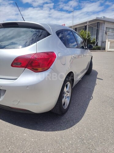 Opel Astra-2