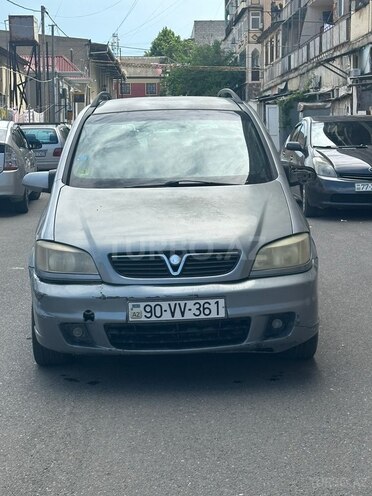 Opel Zafira-1