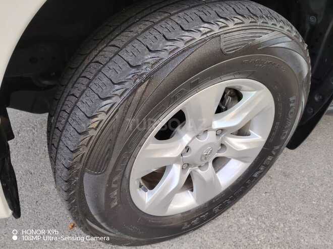 Toyota Land Cruiser Prado-10