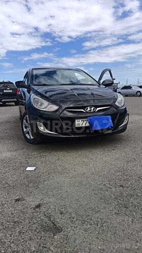 Hyundai Accent-4