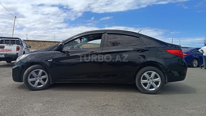 Hyundai Accent-9