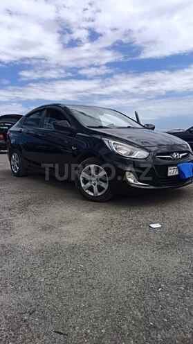 Hyundai Accent-6