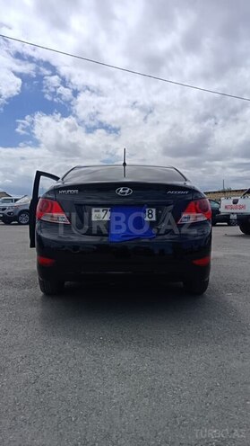 Hyundai Accent-5