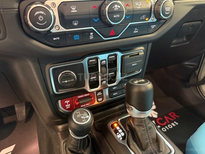 Jeep Wrangler-10