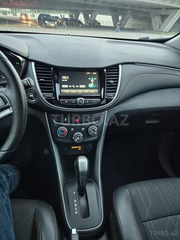 Chevrolet Trax-12