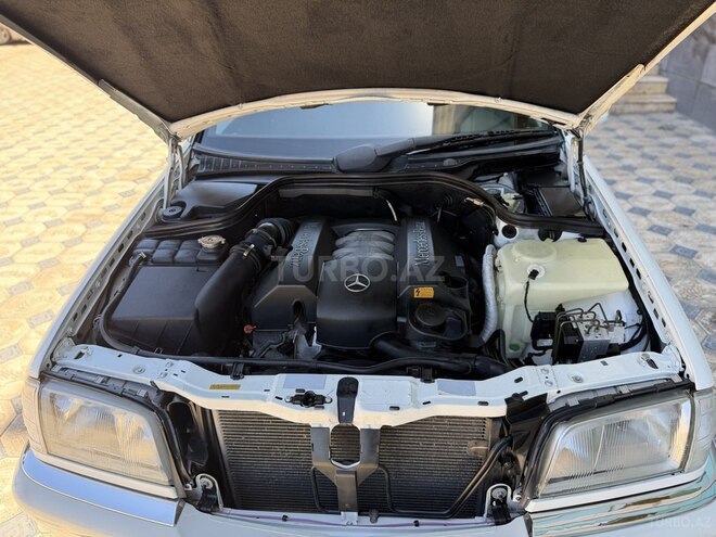 Mercedes C 240-11