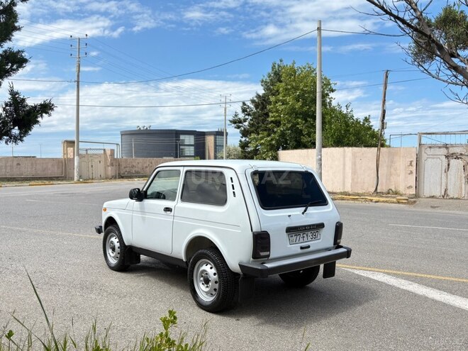 LADA (VAZ) Niva-9