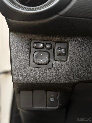 Toyota Aqua-11