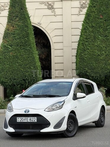 Toyota Aqua-2