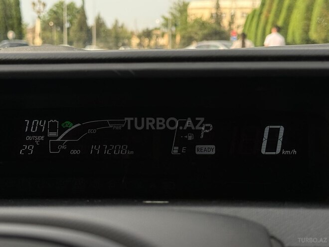 Toyota Aqua-15