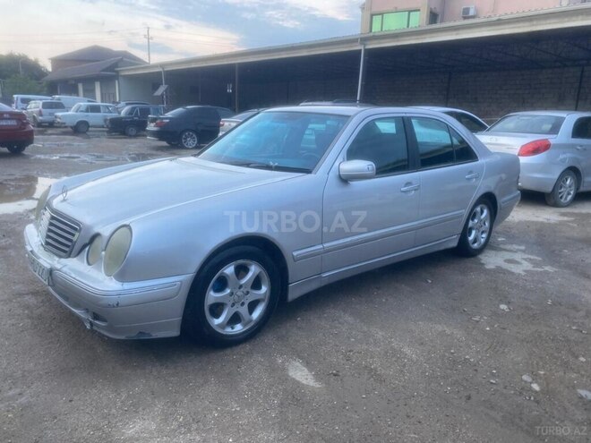 Mercedes E 220-2